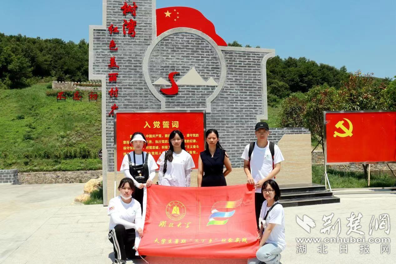 坏人的成功学:好赌的厨子魏忠贤,是如何爬上大明帝国权力巅峰的